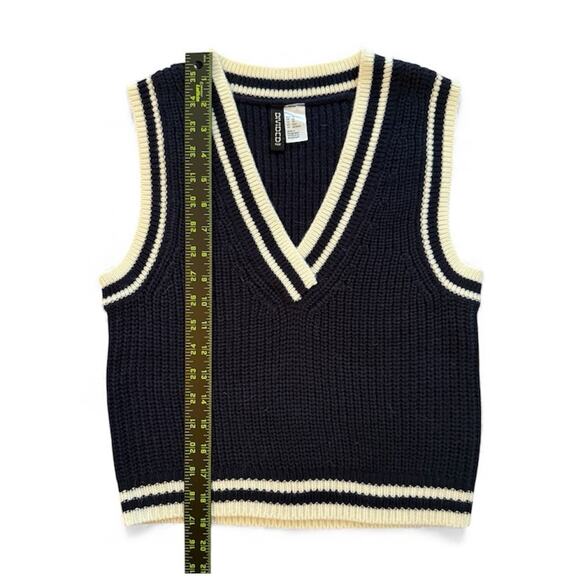 H&M Divided Ribbed Sweater Vest Size XS Blue Cream Sleeveless V-Neck Pullover - Picture 4 of 5